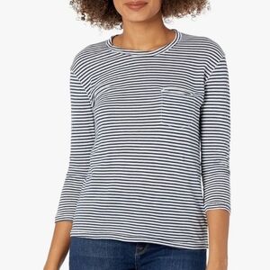 🦄Aerie Navy and White Striped Long Sleeve Tee Size M